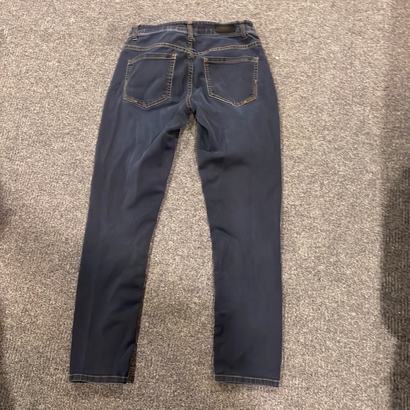 Women’s Liverpool Skinny Jeans - Picture 3 of 3